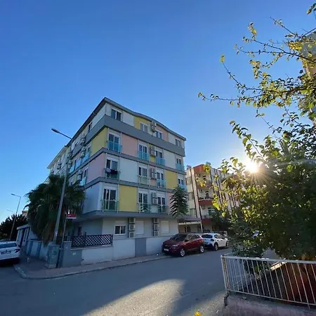 Apartament Giris Kat,merkezi Konum, Alisveris Merkezi Karsisi'3'