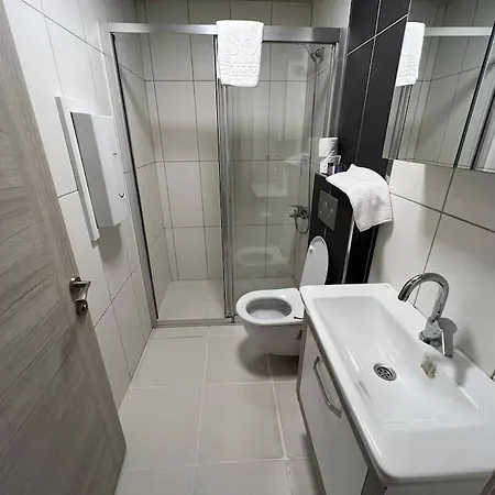 Apartment Giris Kat,merkezi Konum, Alisveris Merkezi Karsisi'3' Antalya